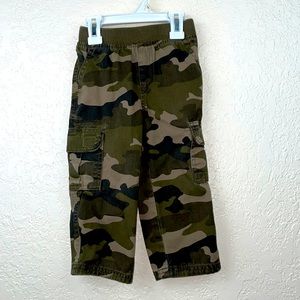 The Children’s place camouflage cargo pants 2t